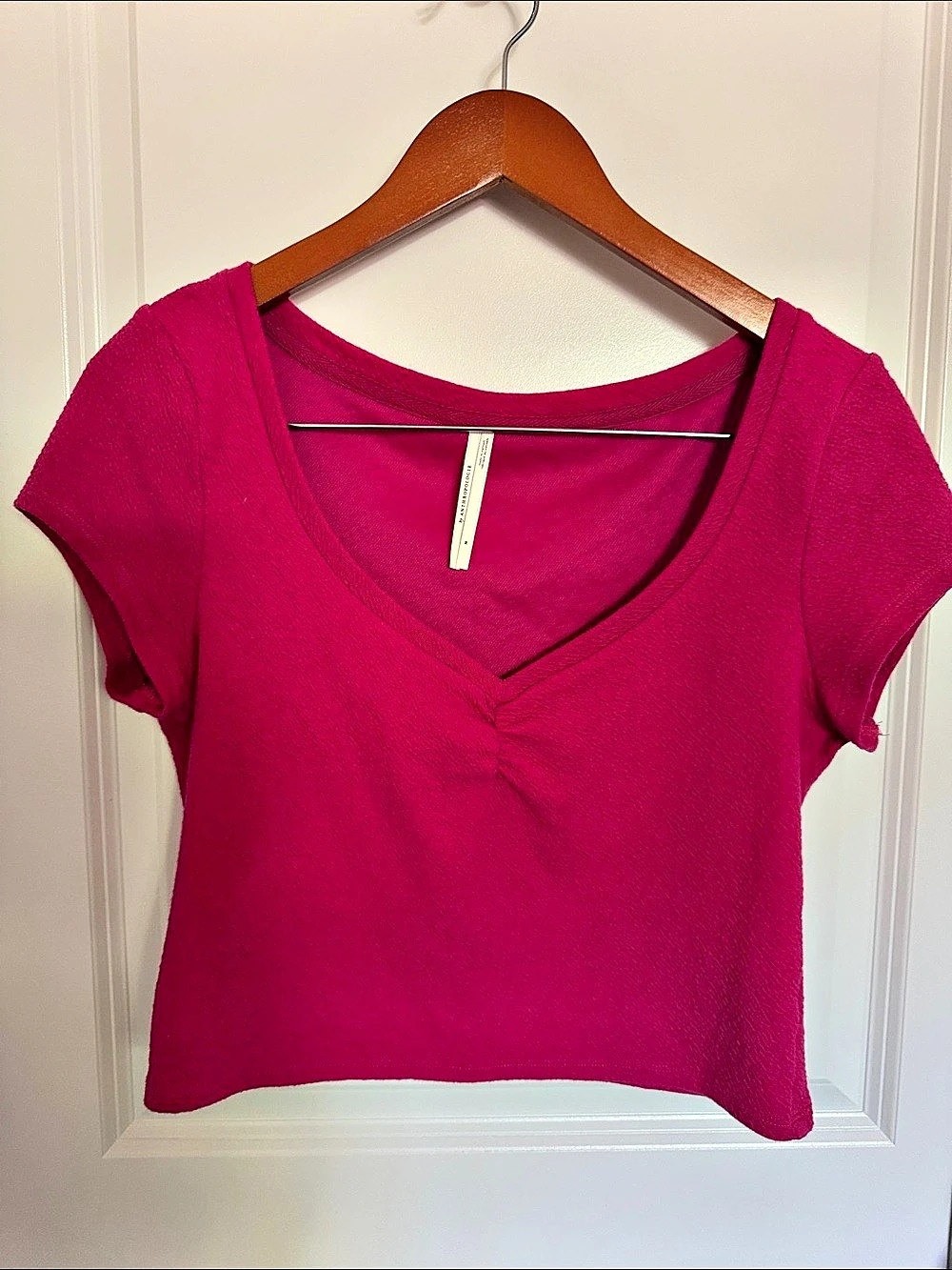 Anthropologie V-Neck Short Sleeve Top in Pink Size Medium Like New